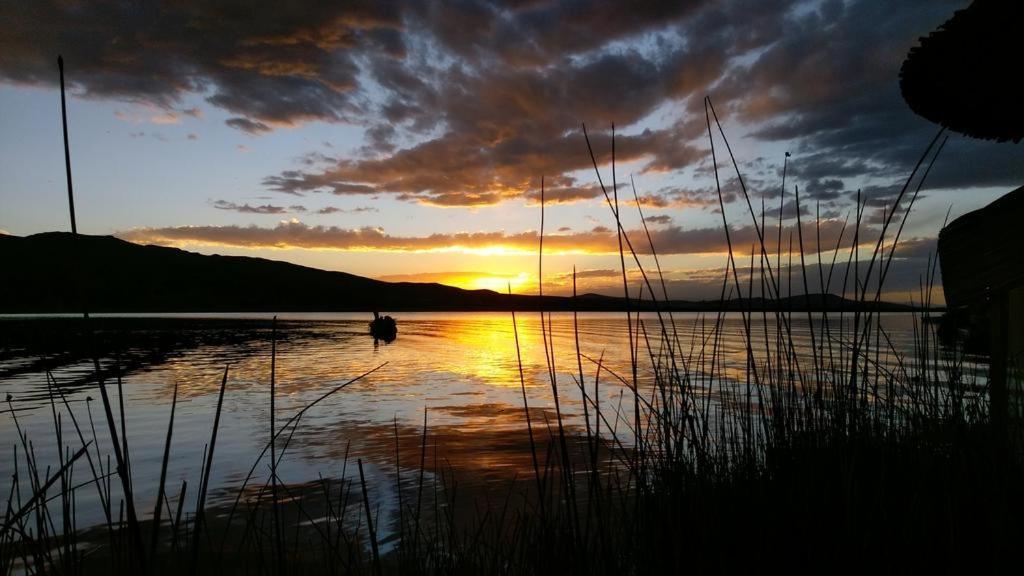 Uros Titicaca Marca Lodge プーノ エクステリア 写真